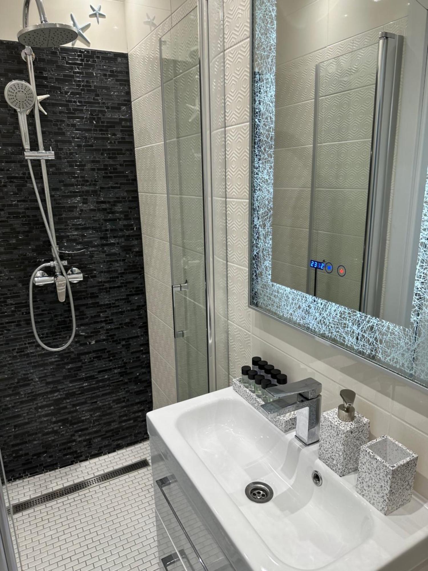 Deyinn Guest House Centrum توردا المظهر الخارجي الصورة